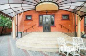 Дом 348м², 3-этажный, участок 8 сот.