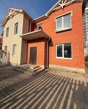 Дом 190м², 3-этажный, участок 3 сот.