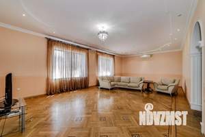 Дом 341м², 2-этажный, участок 8 сот.