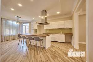 Дом 280м², 2-этажный, участок 8 сот.