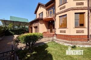 Дом 424м², 3-этажный, участок 7 сот.