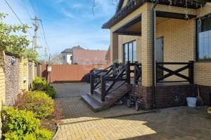 Дом 284м², 3-этажный, участок 8 сот.