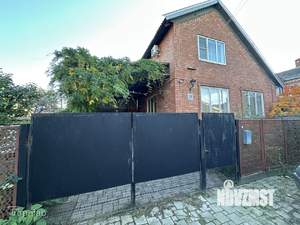 Дом 142м², 2-этажный, участок 5 сот.