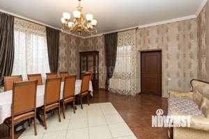 Дом 485м², 2-этажный, участок 8 сот.