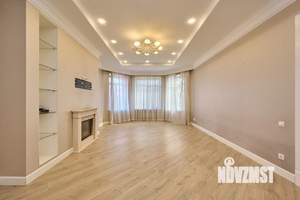 Дом 272м², 2-этажный, участок 8 сот.