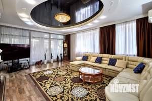 Дом 424м², 3-этажный, участок 7 сот.