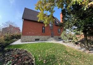 Дом 290м², 3-этажный, участок 8 сот.