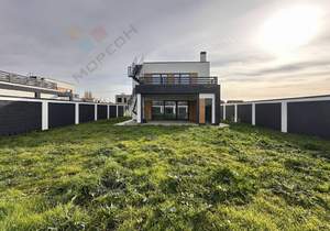 Дом 250м², 2-этажный, участок 6 сот.