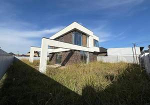 Дом 275м², 3-этажный, участок 6 сот.