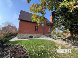 Дом 290м², 3-этажный, участок 8 сот.