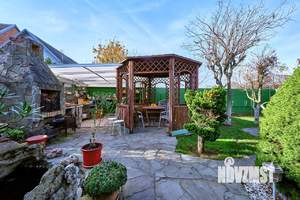 Дом 350м², 3-этажный, участок 7 сот.