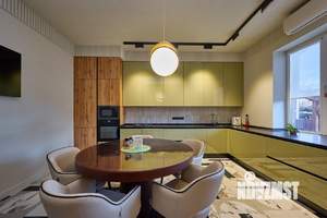 Дом 270м², 3-этажный, участок 6 сот.