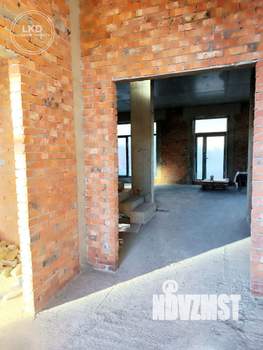 Дом 505м², 3-этажный, участок 8 сот.