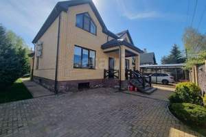 Дом 284м², 3-этажный, участок 8 сот.