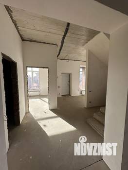 Дом 210м², 2-этажный, участок 5 сот.