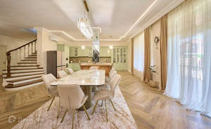 Дом 554м², 2-этажный, участок 16 сот.