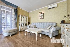 Дом 180м², 2-этажный, участок 6 сот.