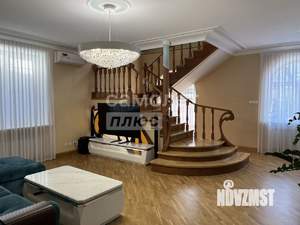 Дом 494м², 3-этажный, участок 11 сот.