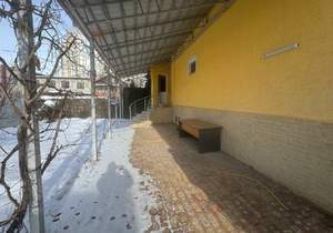 Дом 182м², 3-этажный, участок 4 сот.