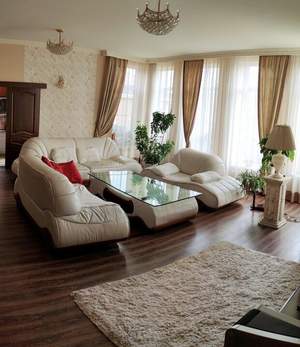 Дом 326м², 2-этажный, участок 15 сот.