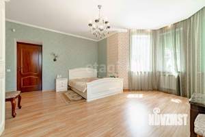 Дом 189м², 2-этажный, участок 9 сот.