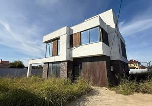 Дом 275м², 3-этажный, участок 6 сот.