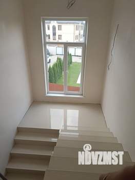 Коттедж 260м², 2-этажный, участок 10 сот.