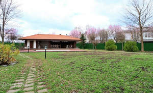 Дом 345м², 3-этажный, участок 14 сот.