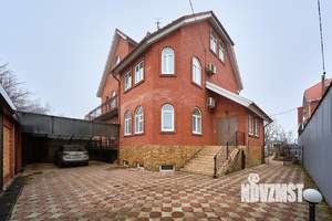 Дом 400м², 3-этажный, участок 8 сот.