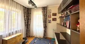 Дом 270м², 3-этажный, участок 4 сот.