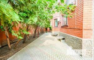 Дом 348м², 3-этажный, участок 8 сот.