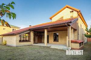 Дом 421м², 2-этажный, участок 10 сот.