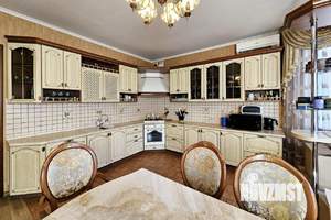 Дом 180м², 2-этажный, участок 6 сот.