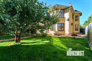 Дом 294м², 2-этажный, участок 8 сот.