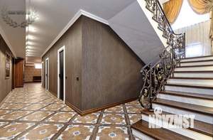 Дом 1378м², 3-этажный, участок 25 сот.