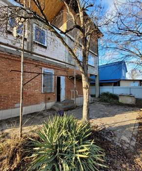 Дом 332м², 3-этажный, участок 4 сот.