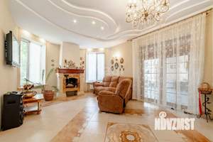 Дом 189м², 2-этажный, участок 9 сот.