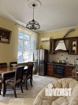 Дом 268м², 3-этажный, участок 16 сот.