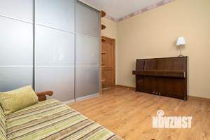 Дом 300м², 3-этажный, участок 7 сот.