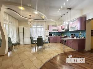 Дом 300м², 2-этажный, участок 20 сот.