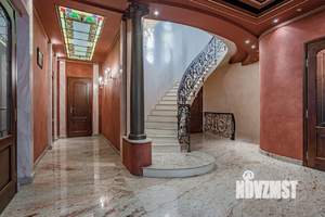 Дом 586м², 3-этажный, участок 9 сот.