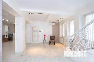 Дом 165м², 2-этажный, участок 3 сот.