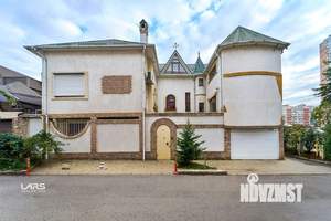 Дом 400м², 3-этажный, участок 3 сот.