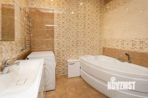 Дом 386м², 3-этажный, участок 3 сот.