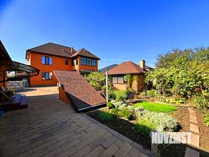 Коттедж 290м², 3-этажный, участок 10 сот.