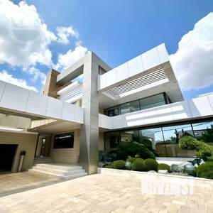 Дом 500м², 3-этажный, участок 14 сот.