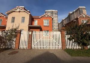 Дом 190м², 3-этажный, участок 3 сот.