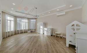 Дом 272м², 2-этажный, участок 8 сот.