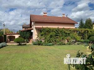 Дом 282м², 3-этажный, участок 14 сот.