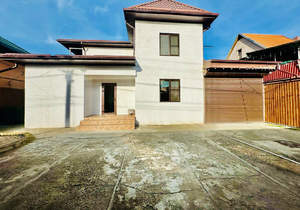 Дом 161м², 2-этажный, участок 10 сот.